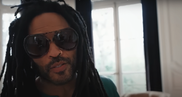 Kravitz seguido por la cámara de Architectural Digest, donde mostró cómo es su casa en París