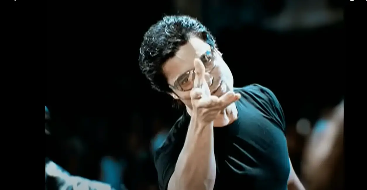 Chayanne en el video de "Torero"