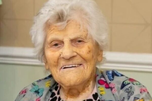 La persona viva más longeva del mundo contó su secreto: A sus 115 años no pierde el tiempo discutiendo La señora Ethel Caterham en noviembre último