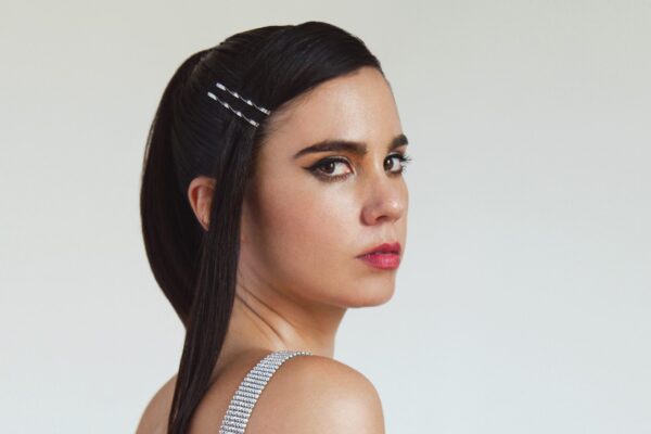 Javiera Mena inaugura ciclo de conciertos gratuitos en el Metro de Santiago Javiera Mena Metro de Santiago