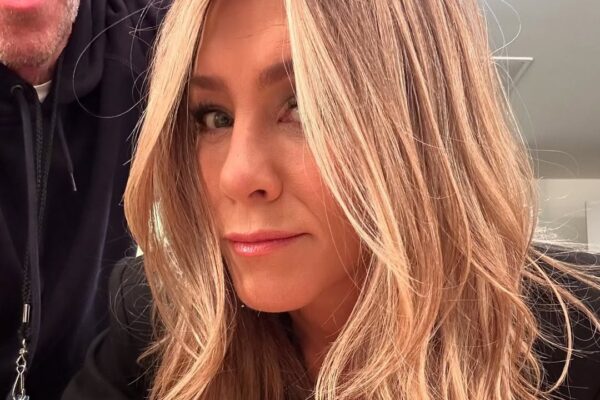 Reconocer a las madres que no han podido tener hijos: El gesto de Adam Sandler con Jennifer Aniston cada año Jennifer Aniston