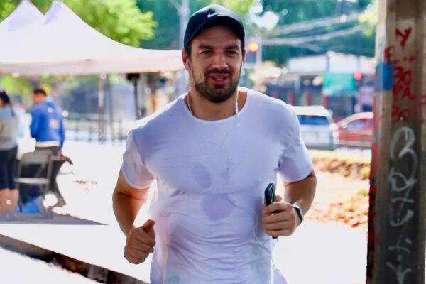 Bueno pero no se enoje…: Tomás Vodanovic reacciona incómodo a rumores de romance Tomás Vodanovic