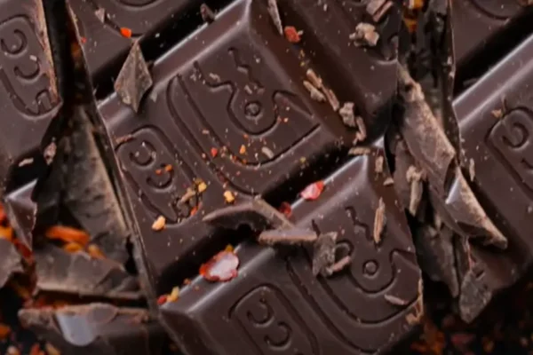 Chocolate, en el tridente de los alimentos para alargar la vida Chocolate negro