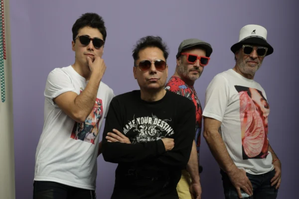 Fernando Larraín, el apasionado músico de los 80 que se divierte con ‘los insistentes’ Fernando Larraín