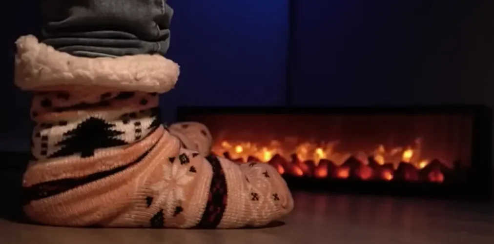 El frío intenso no es invencible: ¿Cómo protegerse este invierno 2025? 2 Frio chimenea