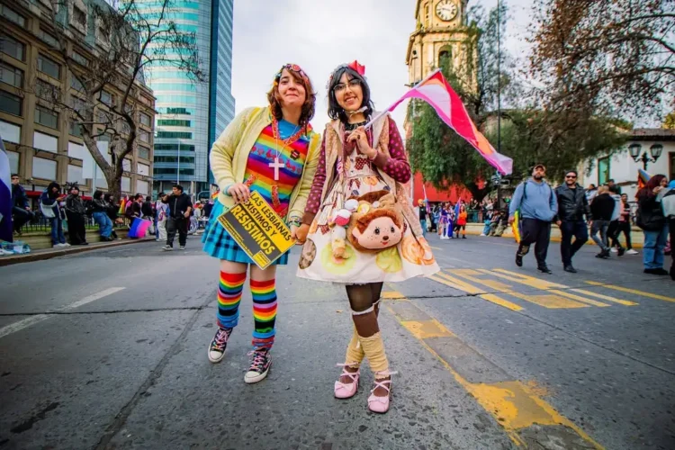 Nuevo sondeo LGTBIQ+: 54% apoya penalizar discursos de odio hacia esta comunidad 2 LGTBI 2