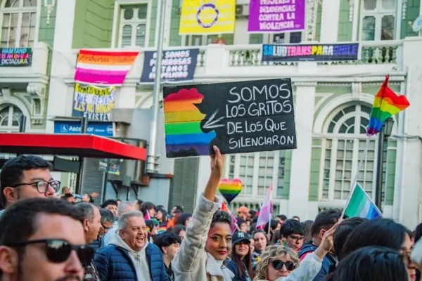 Nuevo sondeo LGTBIQ+: 54% apoya penalizar discursos de odio hacia esta comunidad LGTBIQ+
