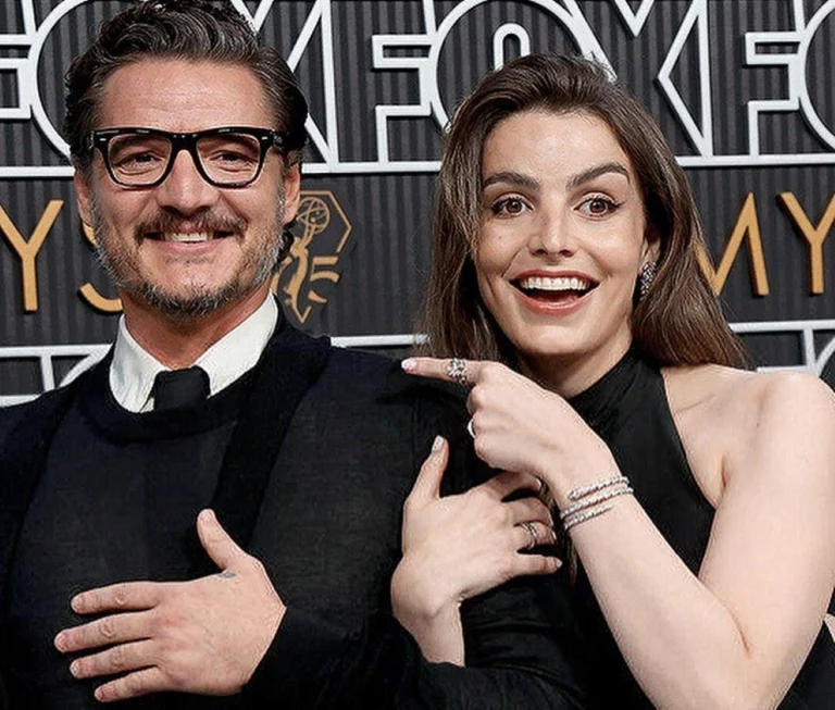 Pedro Pascal junto a su hermana Lux