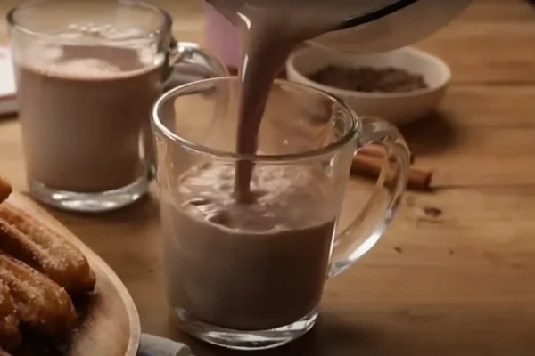 Chocolate caliente, un infalible entre temperaturas bajo 0 Chocolate caliente
